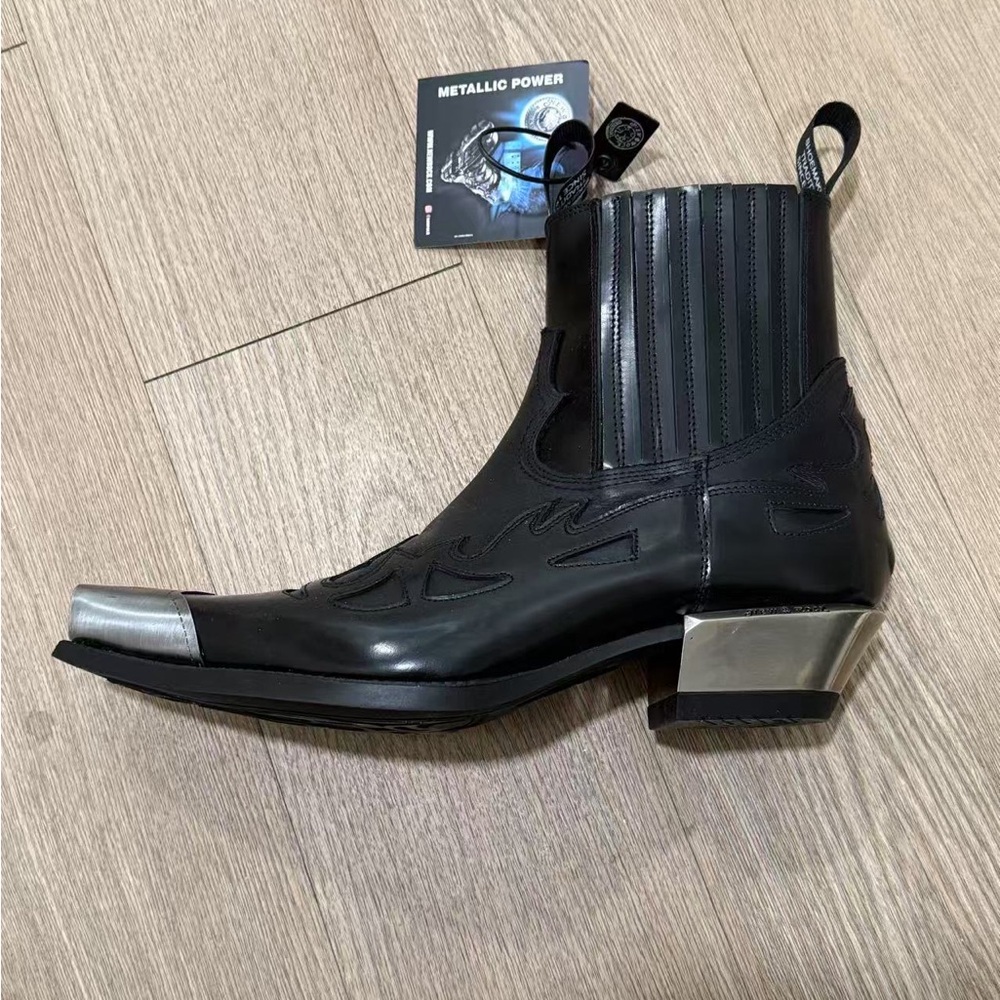 🔥 New Rock Boots for Sale – Almost New! 🔥 - Picture 2 of 2